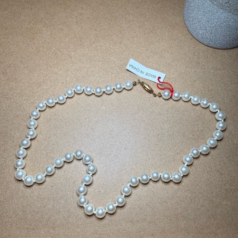 NWT Faux Pearl Necklace 17” Gold Tone Clasp Classic Short Strand Princess Length